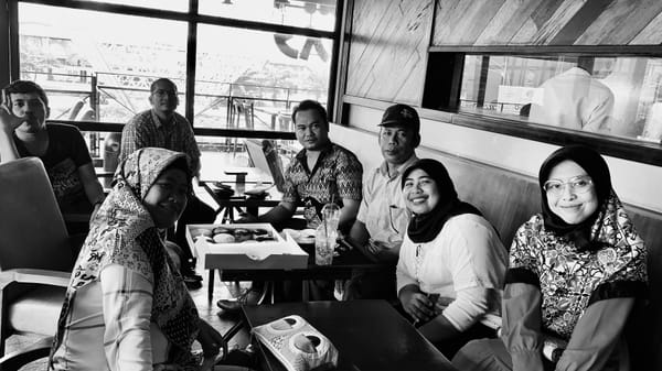 Di Balik Setiap Lulusan Sukses, Ada Dosen Berkualitas Dunia. Temukan Mereka di Sastra Inggris Unisma Bekasi